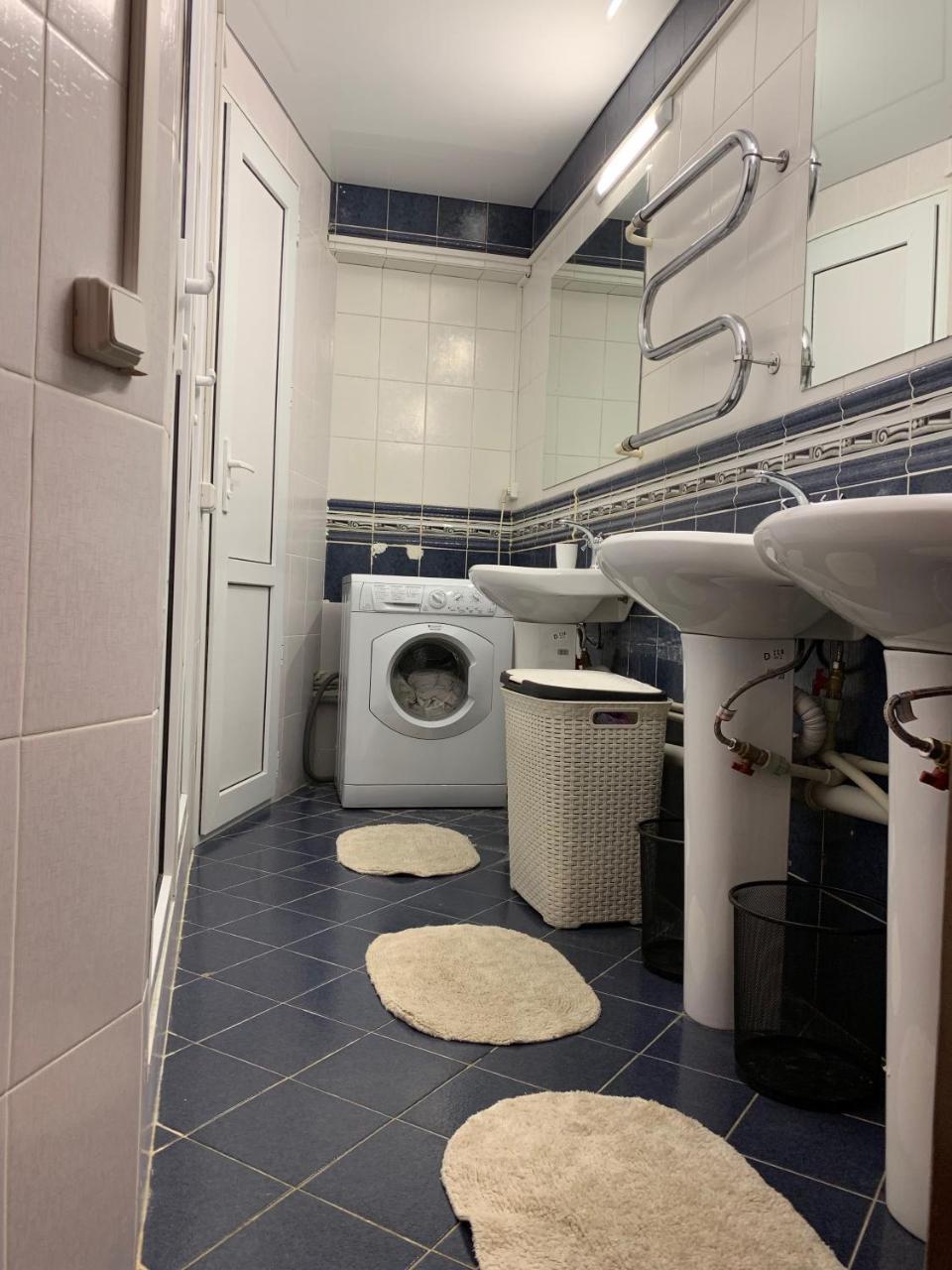 West Point Capsule Hostel Almati Kültér fotó